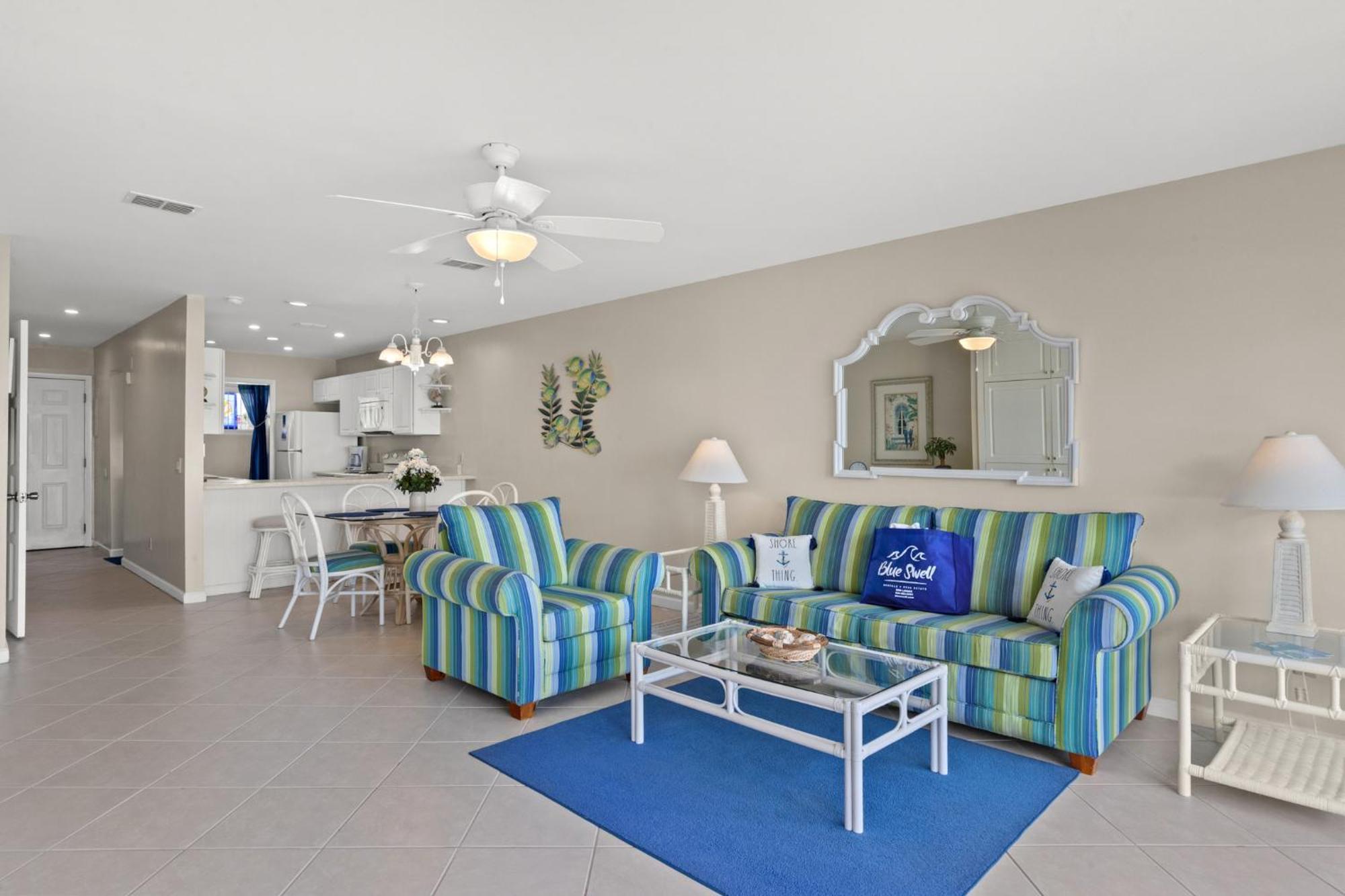 Holiday home 2bd/25ba Gulf Front Townhome Near Pier Park! Gulf Views! Access!