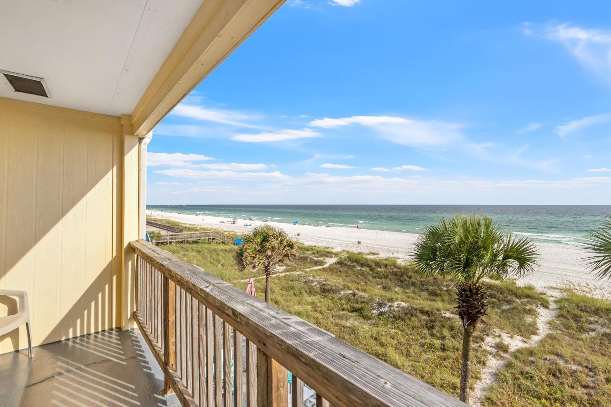 Holiday home 2bd/25ba Gulf Front Townhome Near Pier Park! Gulf Views! Access! *