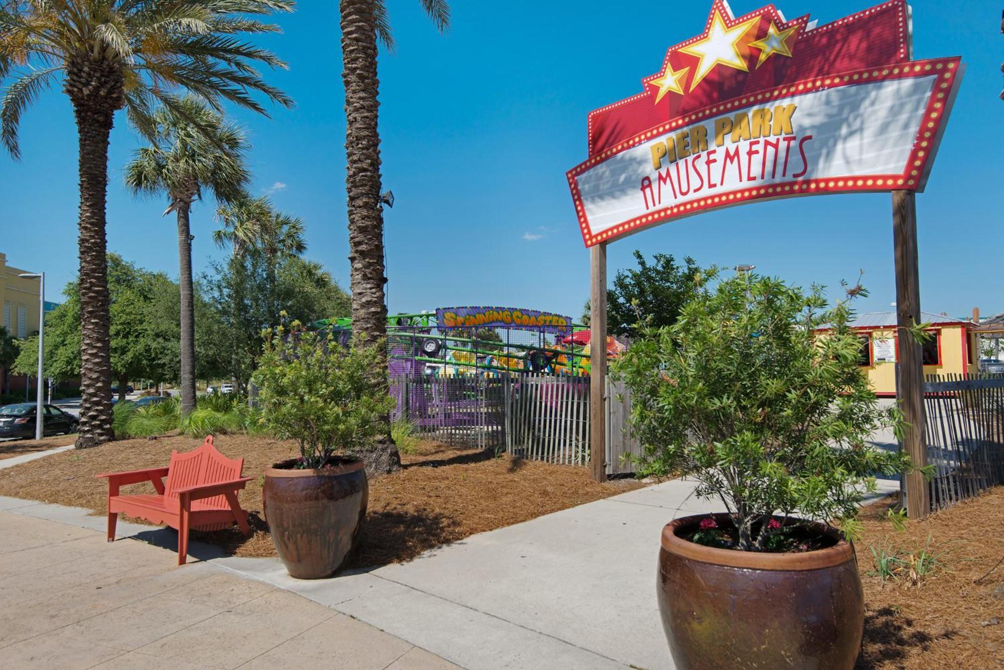 Holiday home 2bd/25ba Gulf Front Townhome Near Pier Park! Gulf Views! Access!